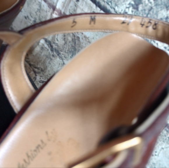 Women's Heels in Brown and Gray - Picture 11 of 15